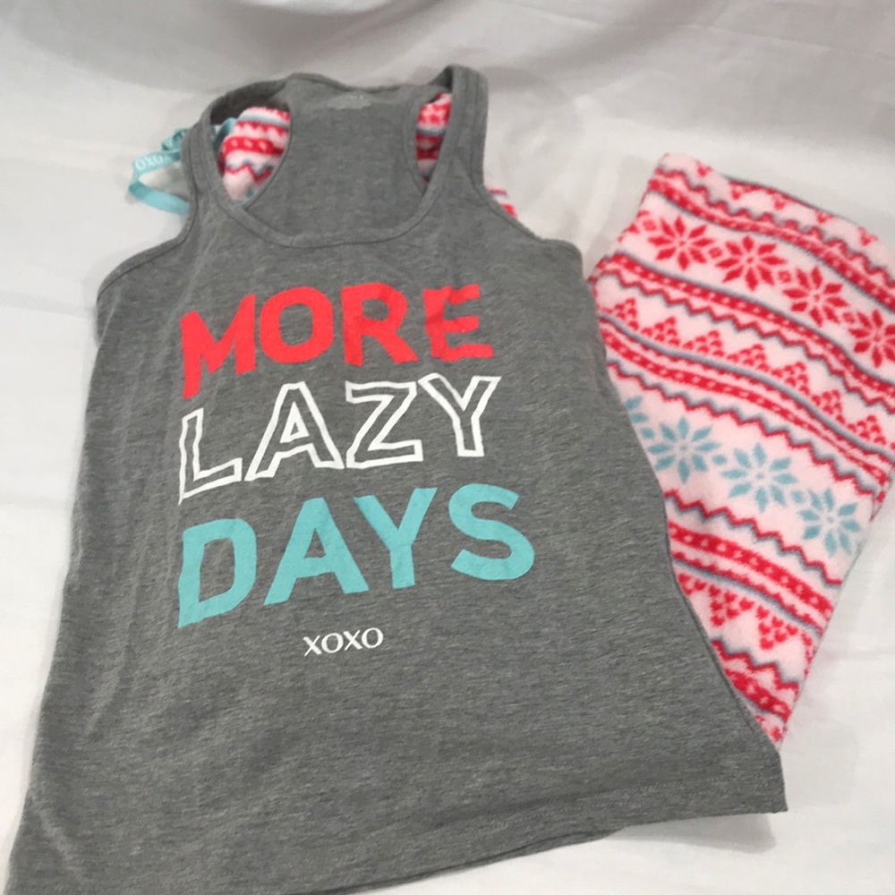 XOXO Snowflake More Lazy Days PJs Red White Size Medium